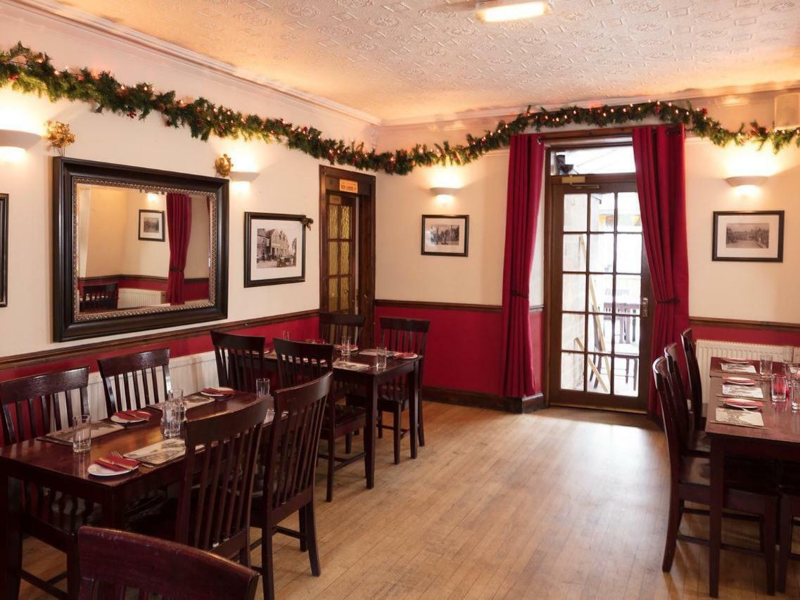 The Gordon Arms Hotel West Linton ภายนอก รูปภาพ